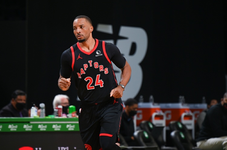 以其卓越的 以其卓越的